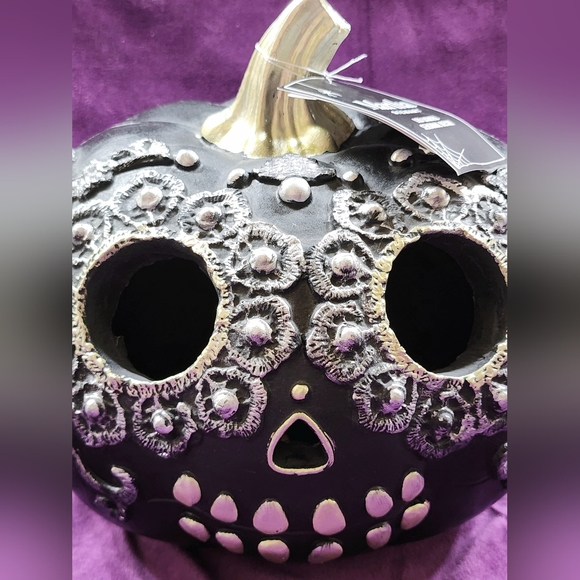 NWT Martha Stewart LED Black Sugar Skull Pumpkin Halloween Light Up Pumpkin - Picture 2 of 5